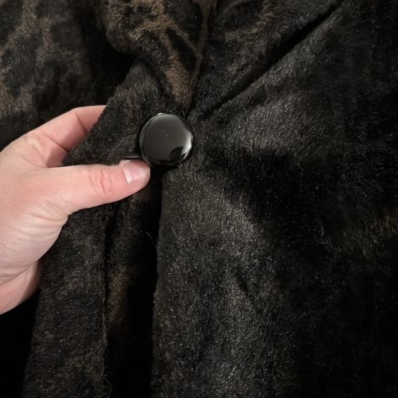 PIÉDESTAL PETITES Fur Leopard Coat - Picture 5 of 9